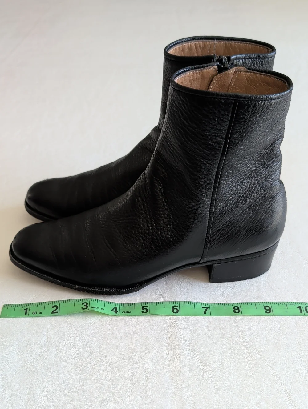 Gravati Neiman Marcus Black Leather Ankle Boots Side Zip Women's Size 5